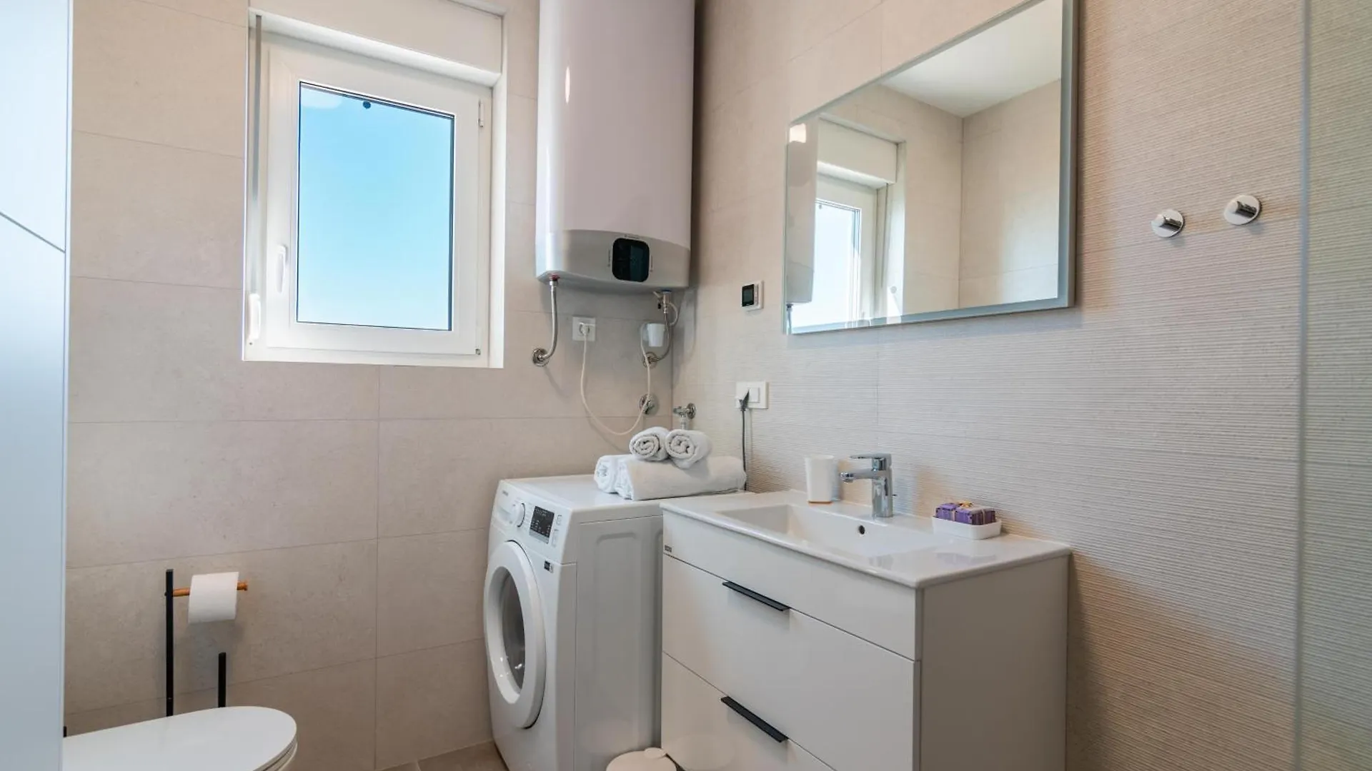 Apartments By The Sea Mandre, Pag - 22606 Kolan Chorvatsko