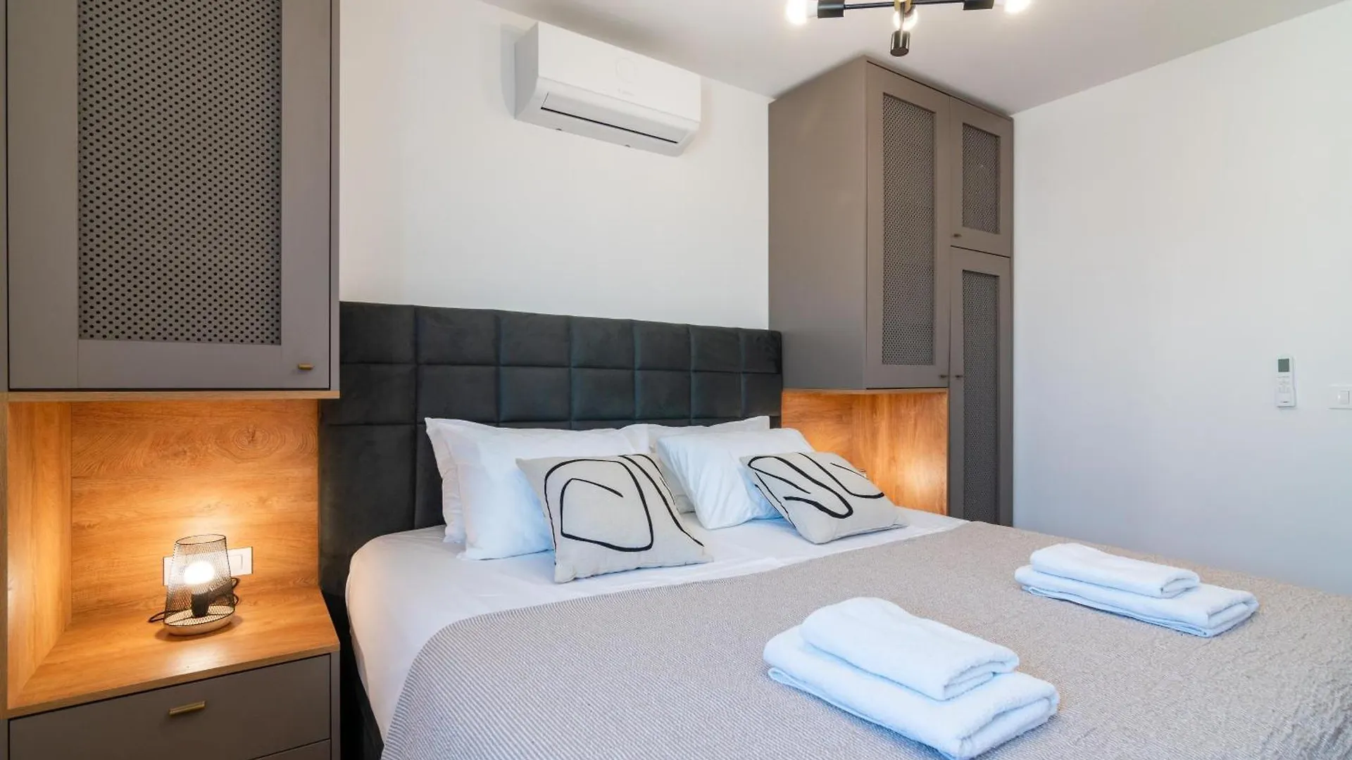 Apartments By The Sea Mandre, Pag - 22606 Kolan 0*,  Chorvatsko