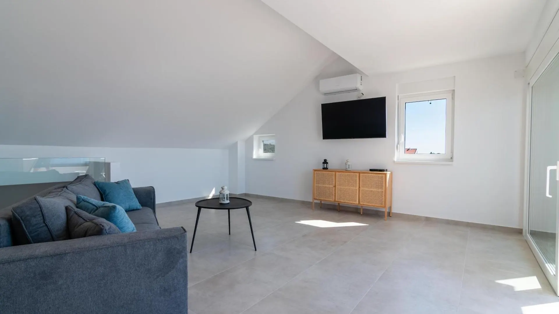 Apartments By The Sea Mandre, Pag - 22606 Kolan
