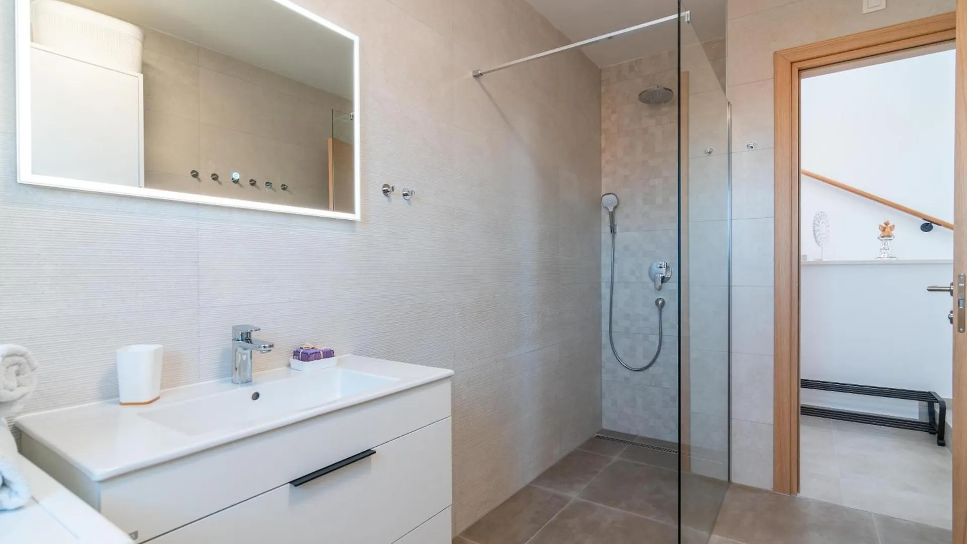 Apartments By The Sea Mandre, Pag - 22606 Kolan