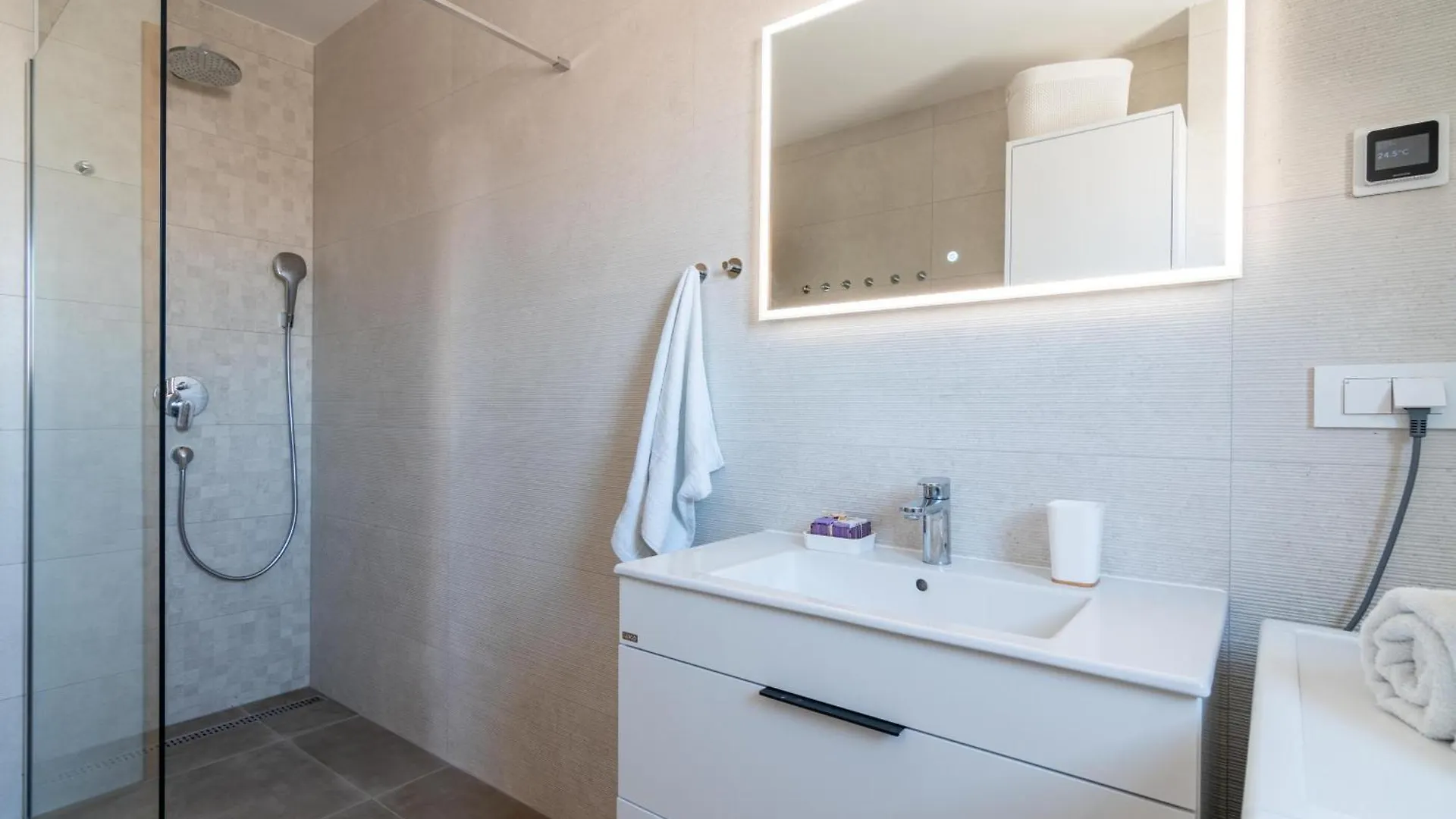Apartments By The Sea Mandre, Pag - 22606 Kolan